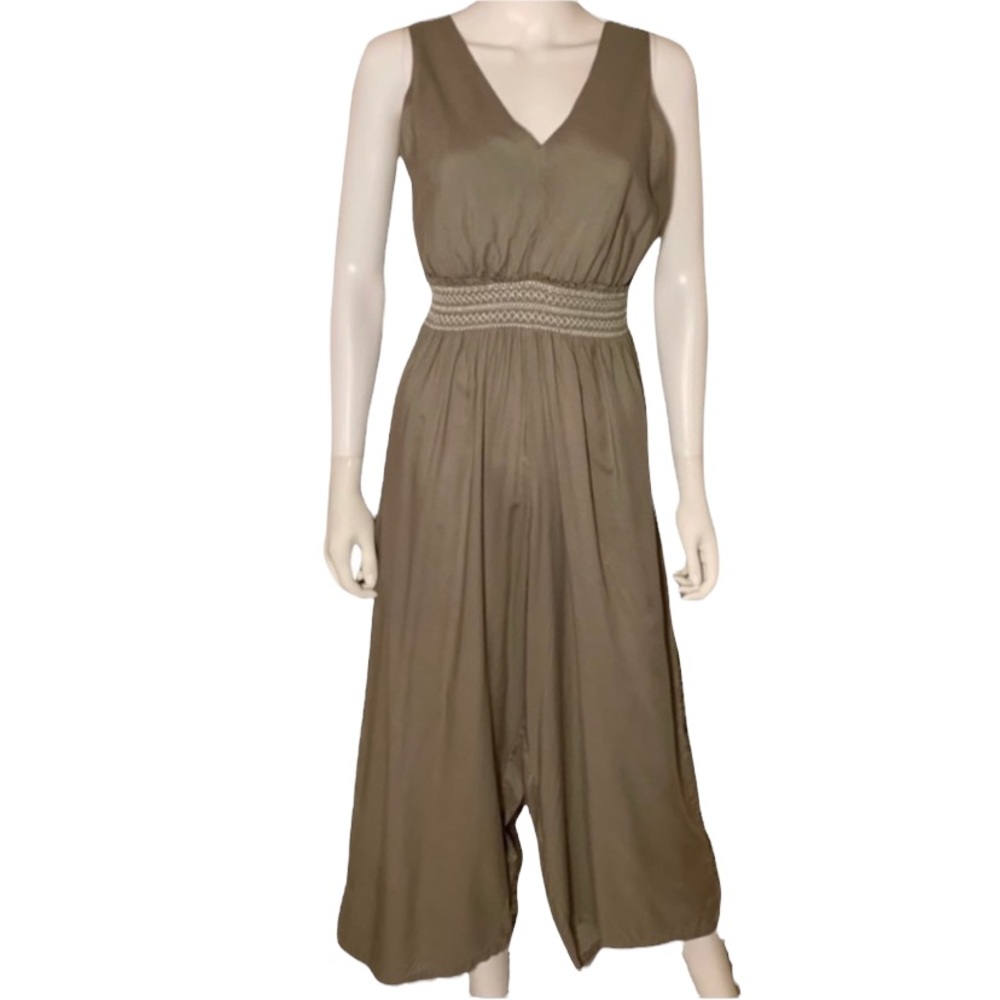 NWT Cute Sleeveless Japna Jumpsuit